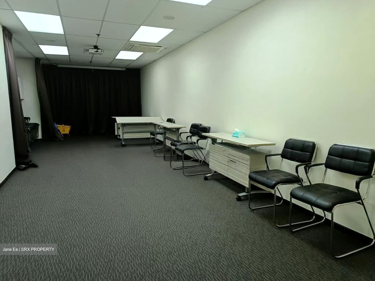International Plaza (D2), Office #559885821